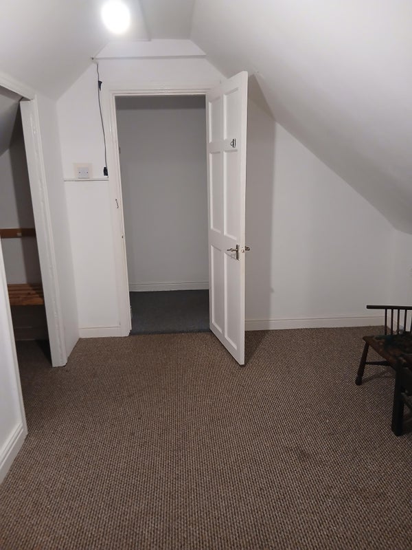 Room Druidstone Road in Cardiff
