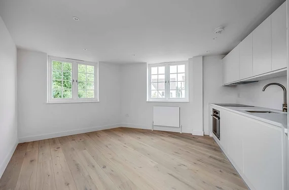 Flat Augustus Road in Greater London