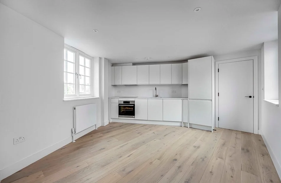 Flat Augustus Road in Greater London