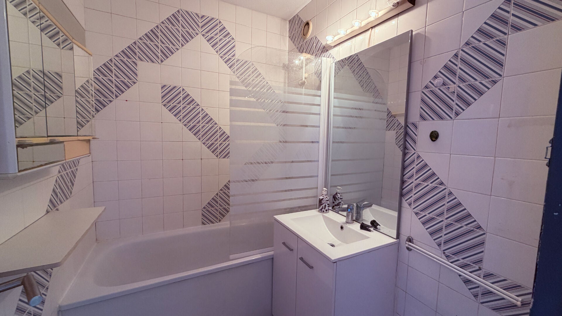 Flat Rue Henry de Montherlant in Talence