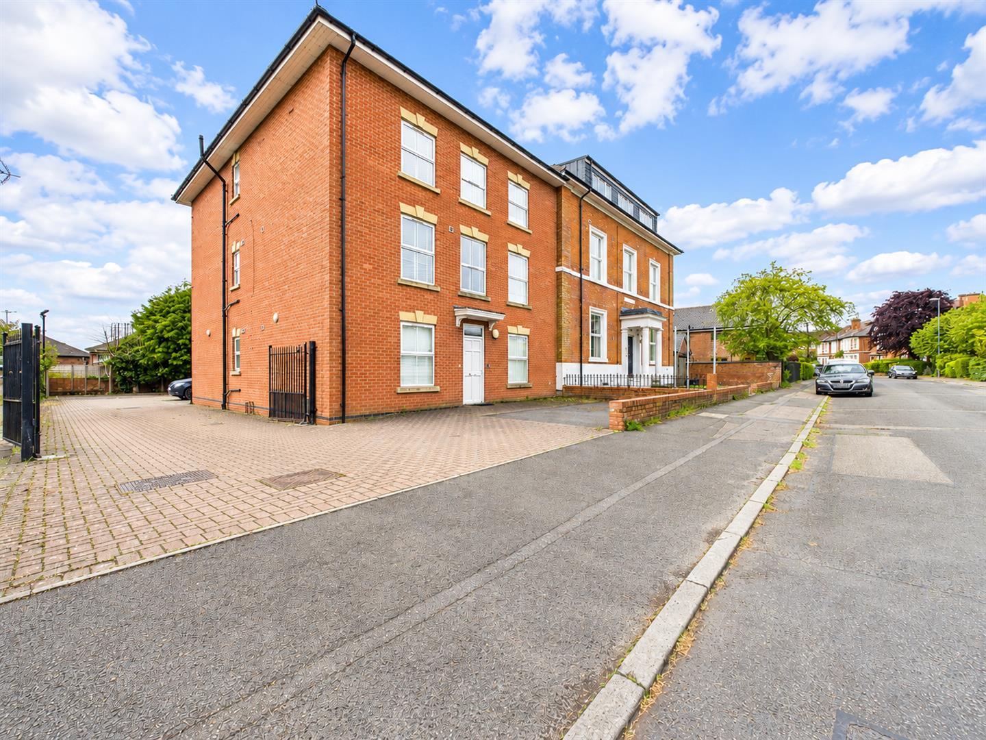 Flat Radbourne Street in Derby