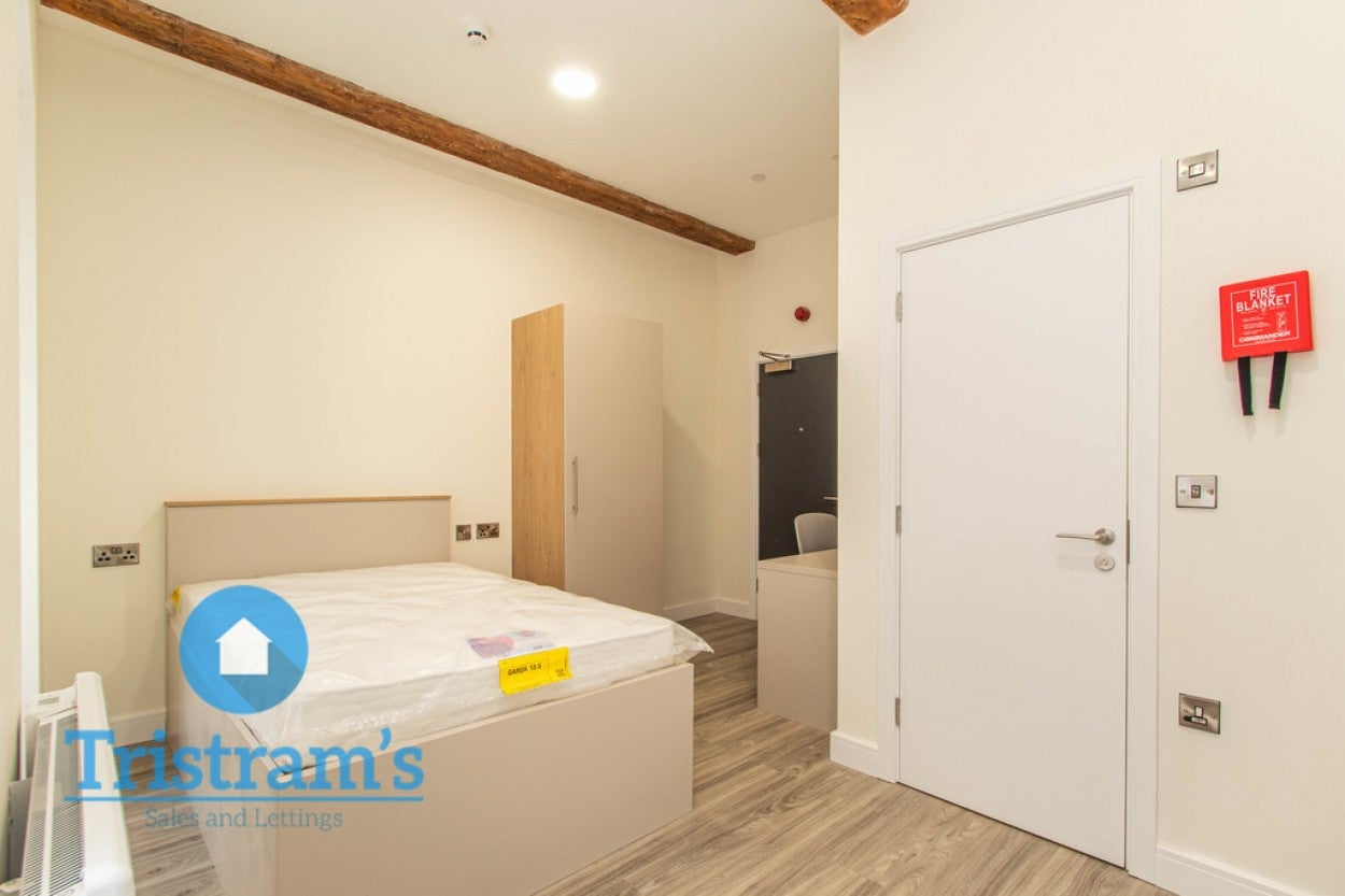 Room Longden Street in Nottingham