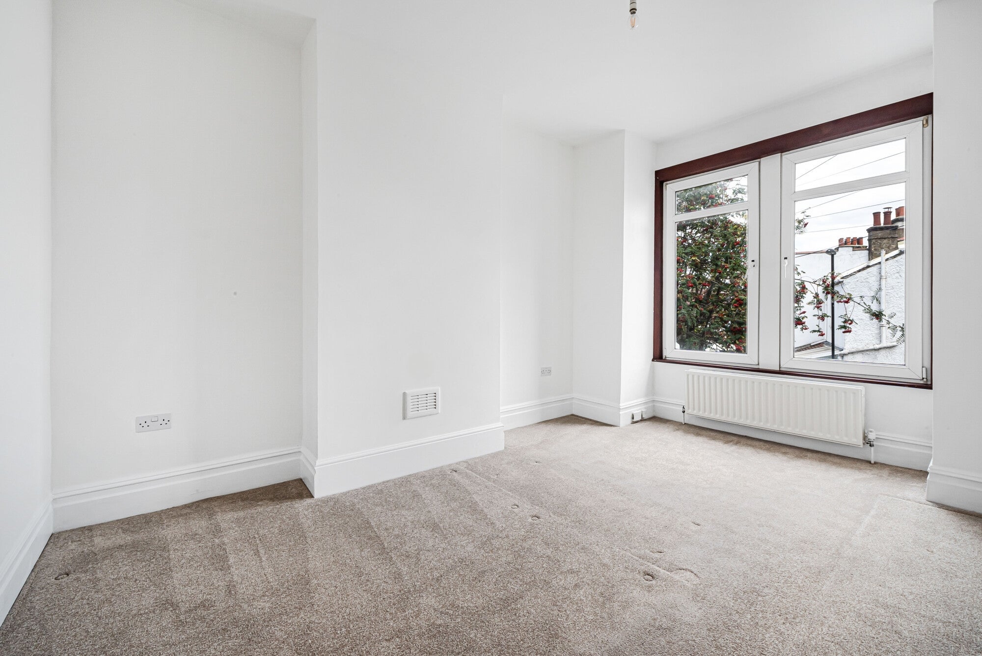 Flat Kelling Gardens in Greater London