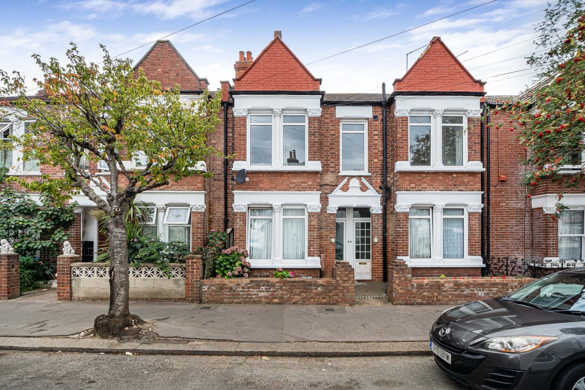 Flat Kelling Gardens in Greater London