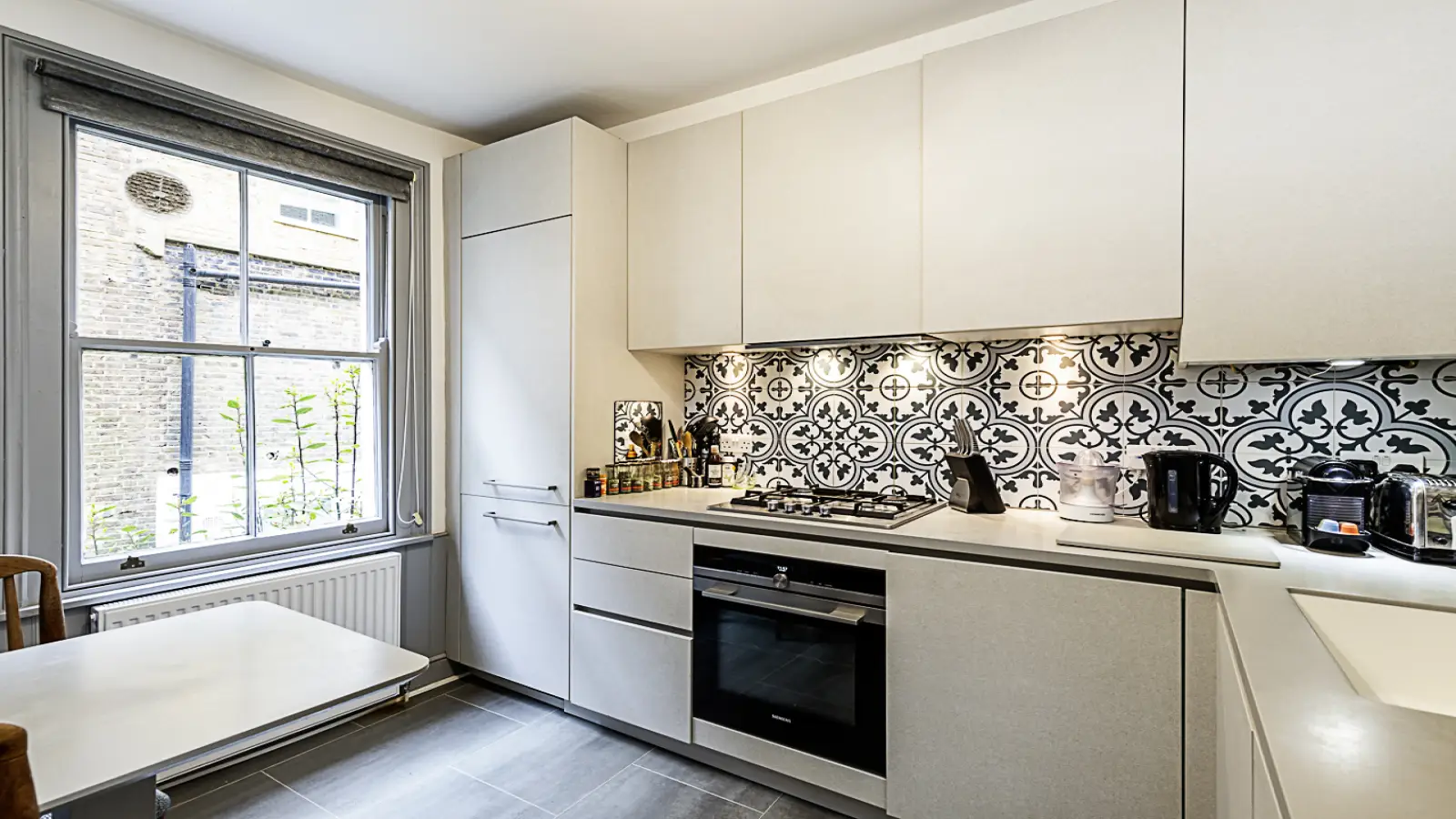 Flat Comeragh Road in Greater London