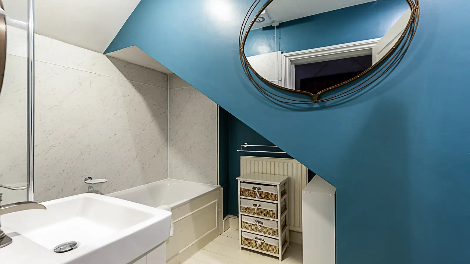 Flat Comeragh Road in Greater London