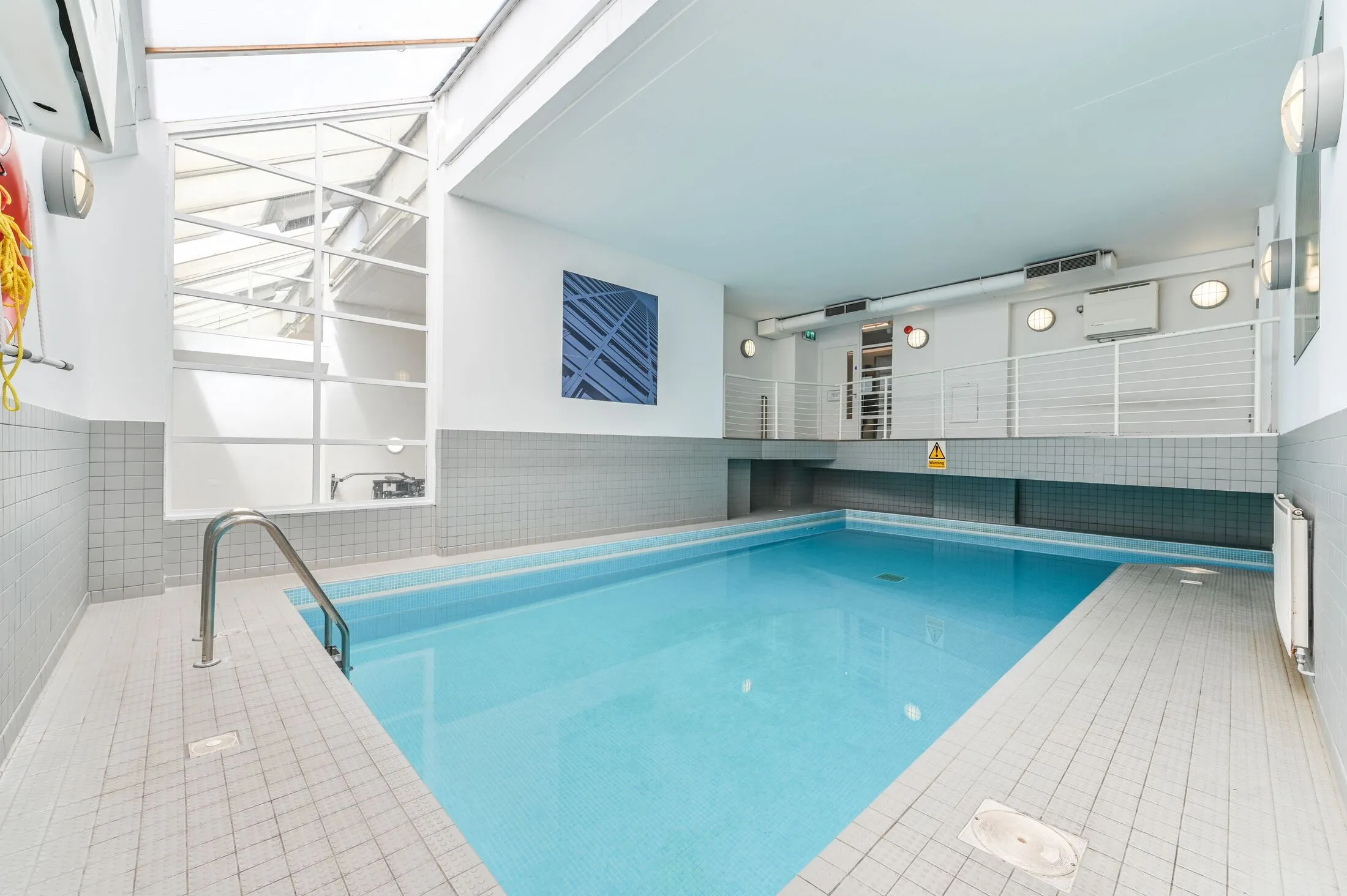 Flat Harpsden Street in Greater London