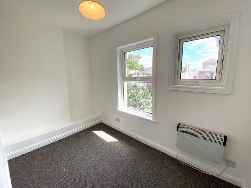 Flat Clarence Parade in Portsmouth