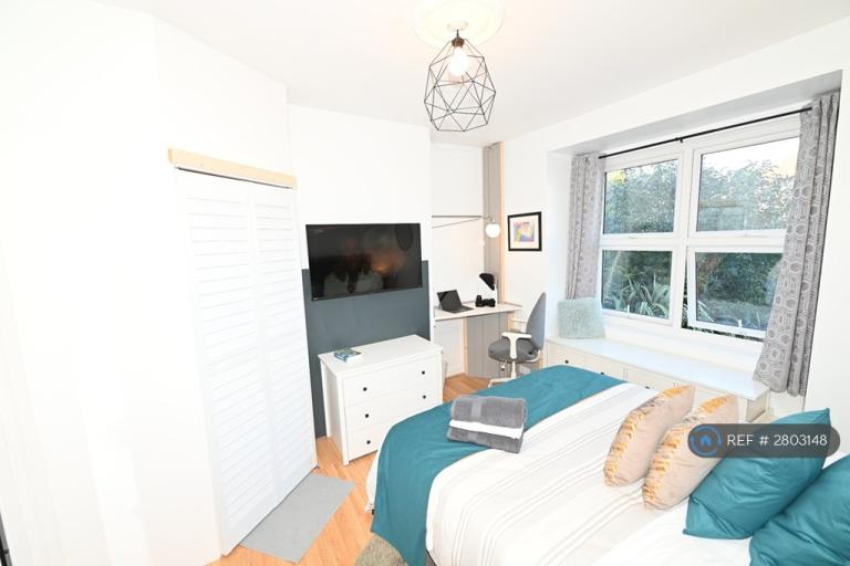 Room Wilmer Road in Eastleigh
