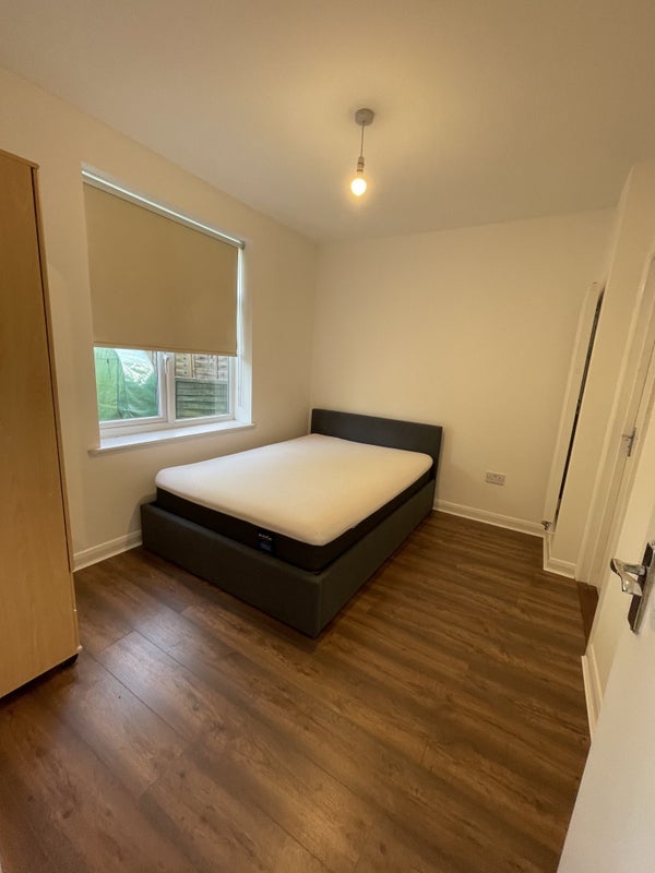 Room The Curve in Greater London