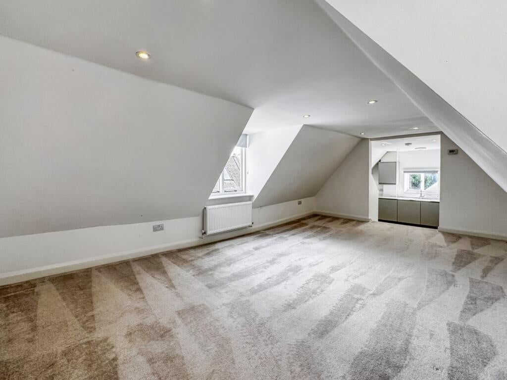 Flat The Broadway in Huntingdonshire