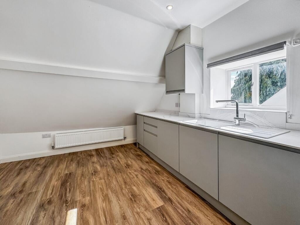 Flat The Broadway in Huntingdonshire