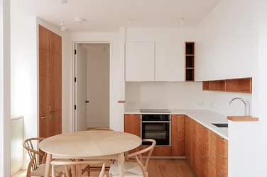Flat Prince of Wales Drive in Greater London