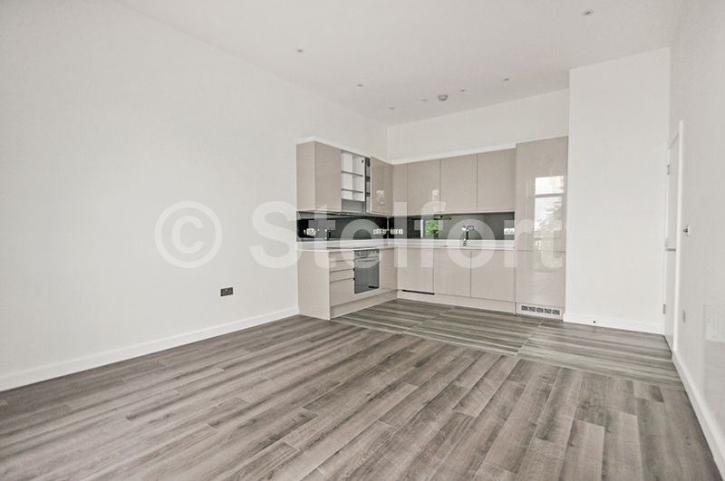 Flat Sussex Way in Greater London