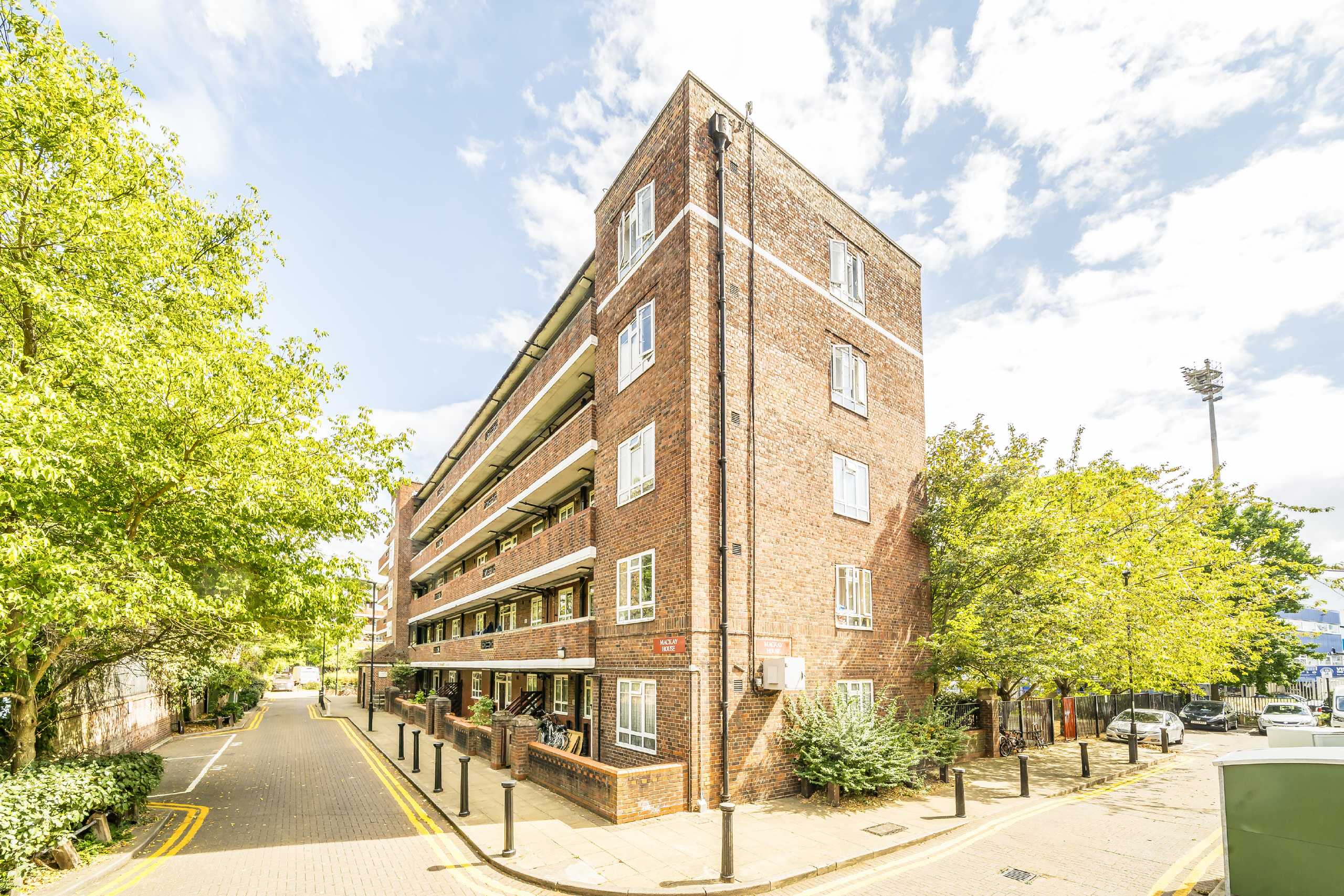 Flat South Africa Road in Greater London