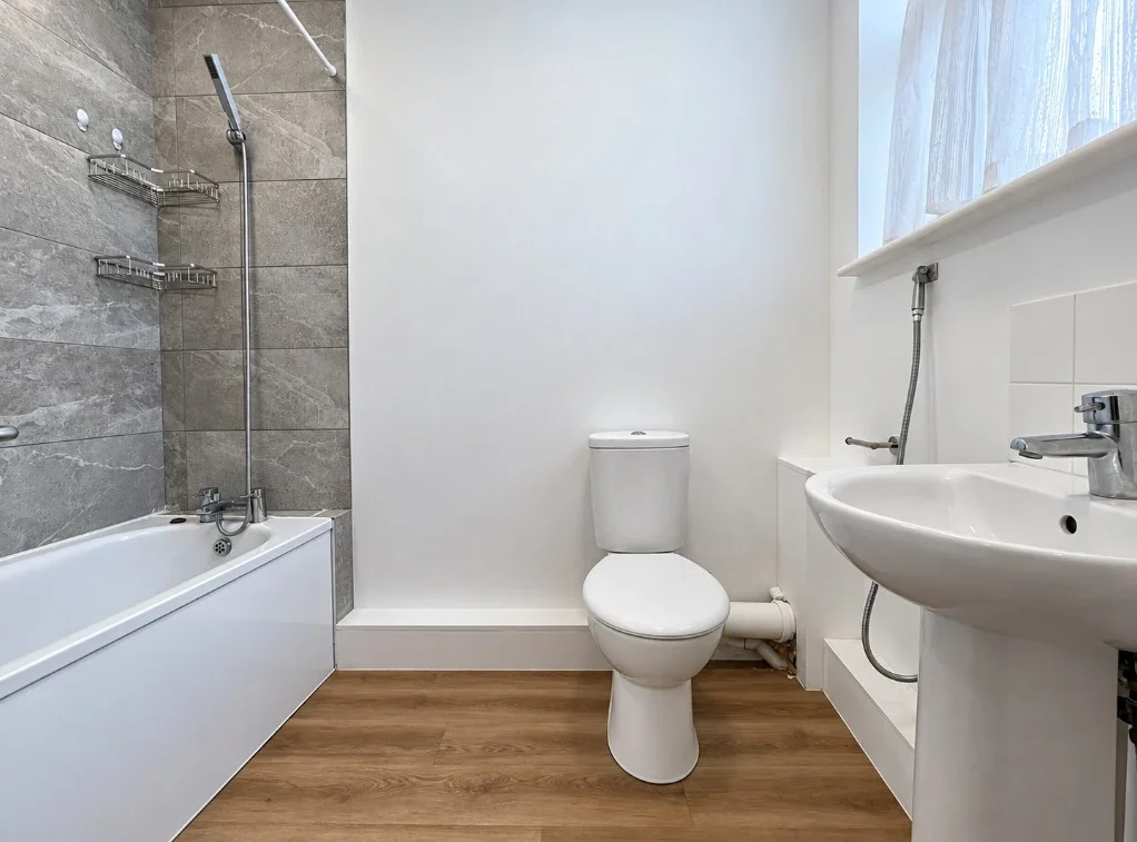 Flat Greenford Avenue in Greater London
