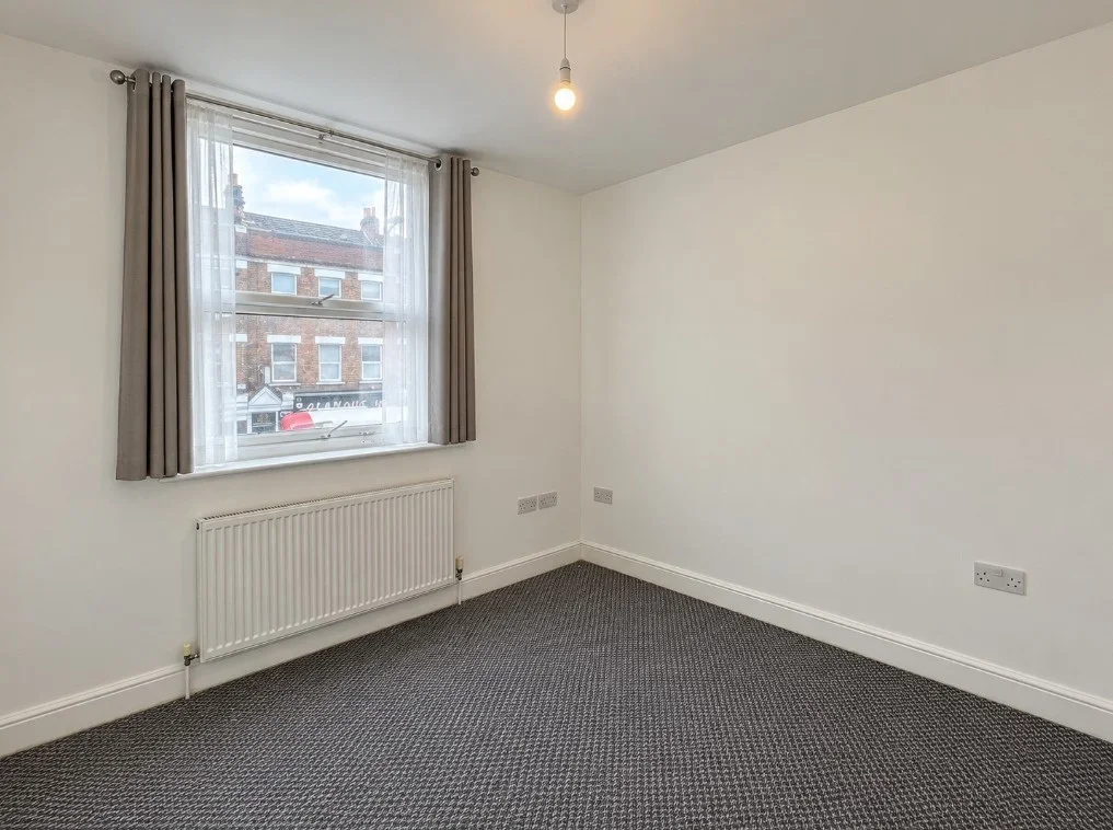 Flat Greenford Avenue in Greater London