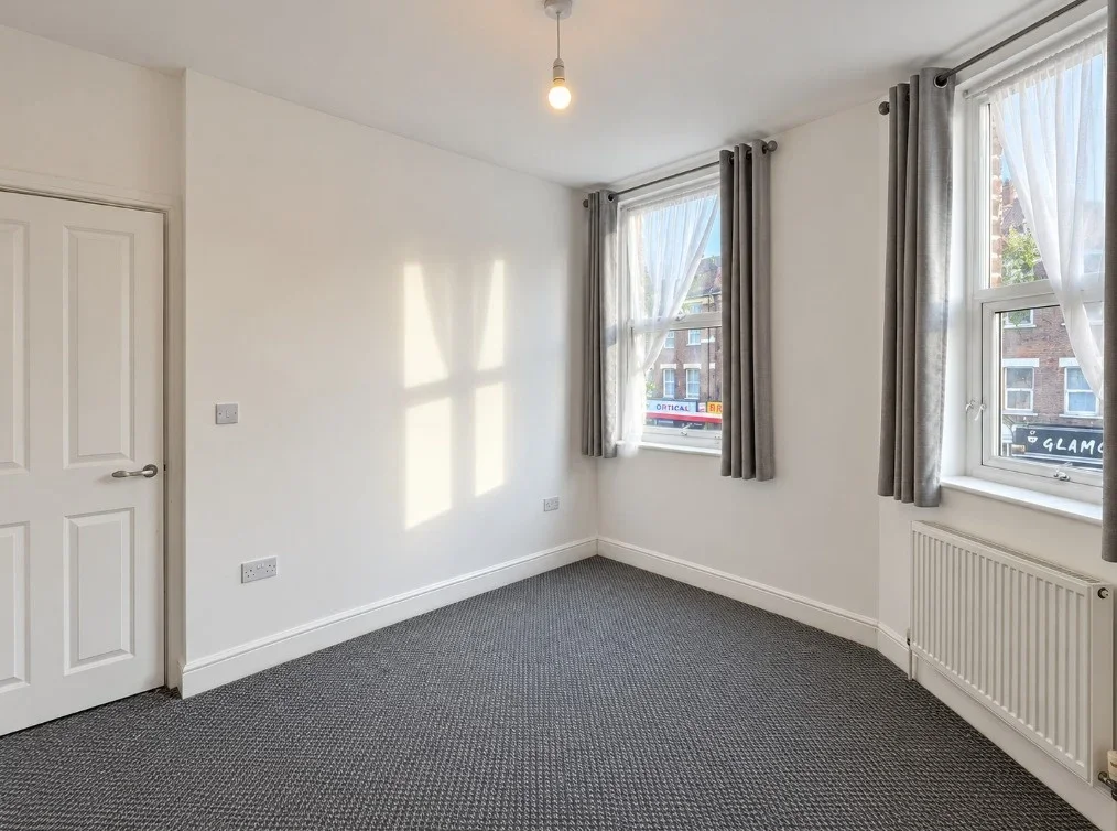 Flat Greenford Avenue in Greater London