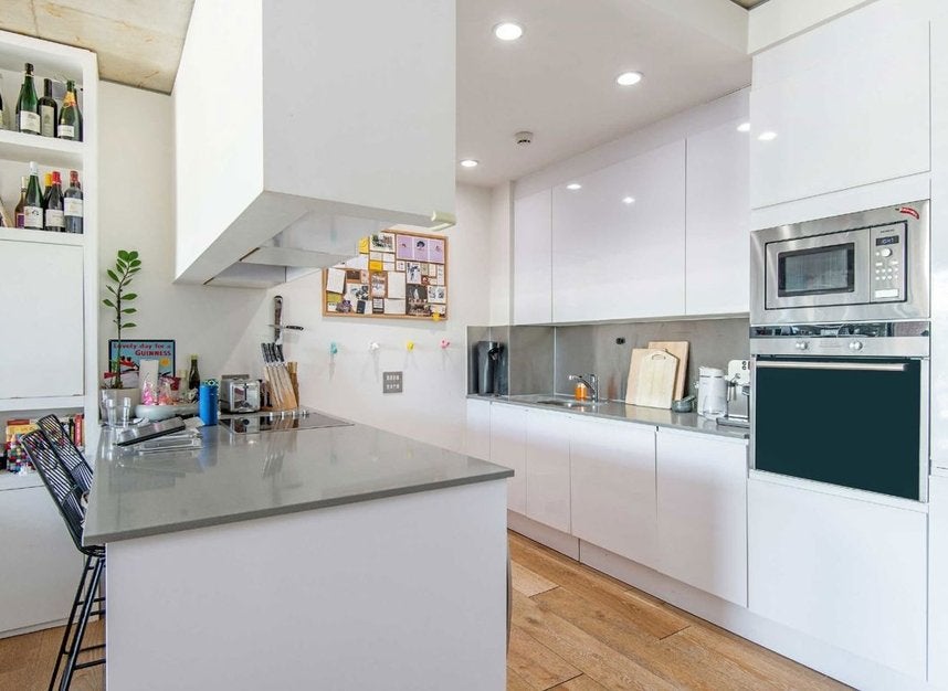 Flat Mentmore Terrace in Greater London