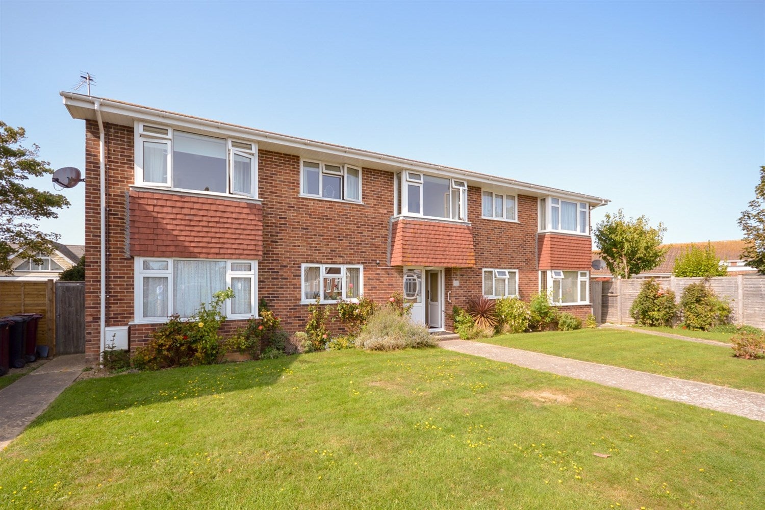 Flat Windsor Drive in Chichester