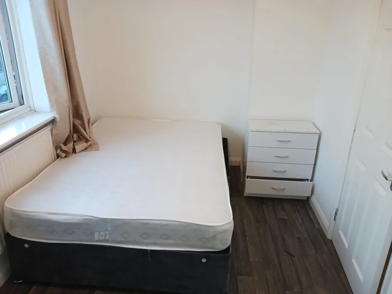 Room Kings Street in Wellingborough
