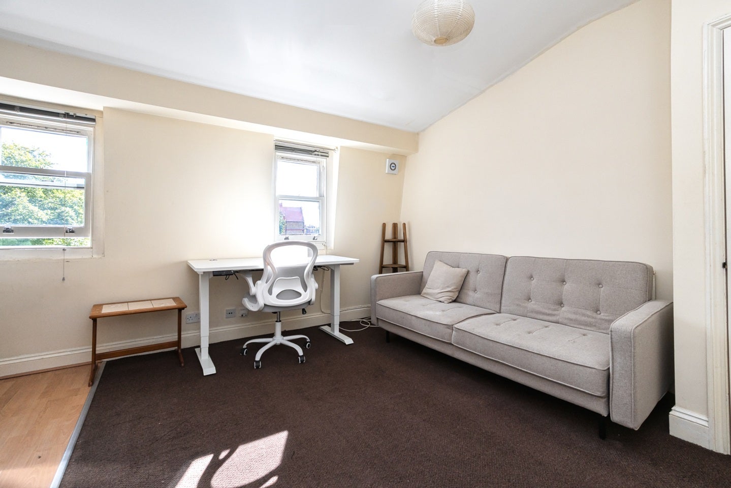 Flat Richmond Road in Greater London