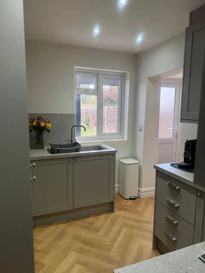 Room Tachbrook Road in Greater London