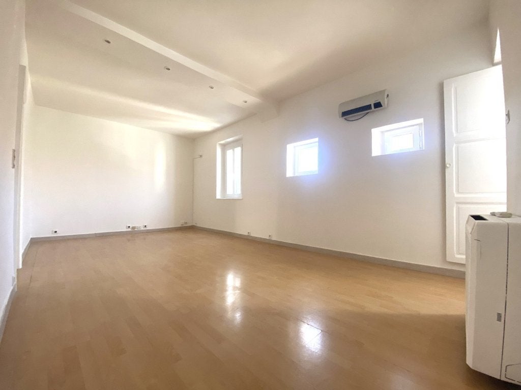 Flat Rue Centrale in Saint-Laurent-du-Var