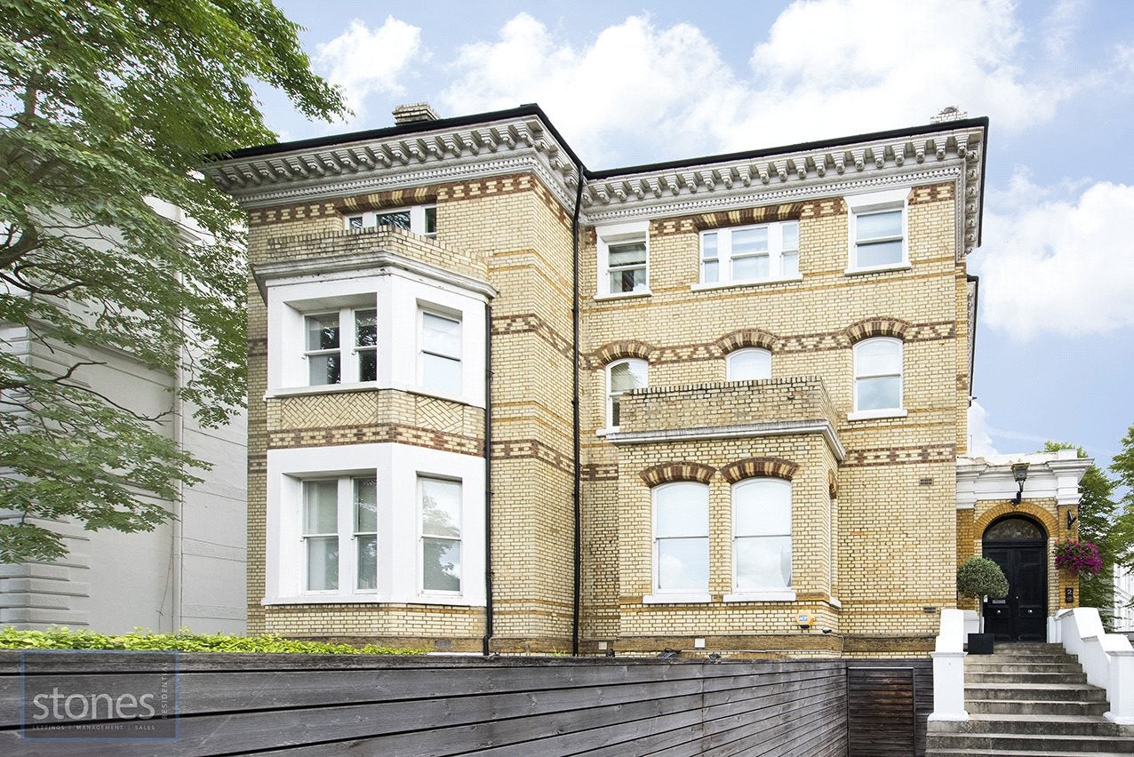Flat Rosslyn Hill in Greater London