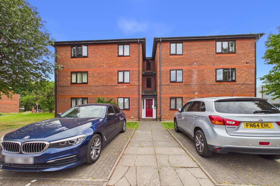 Flat Sealand Road in Chester