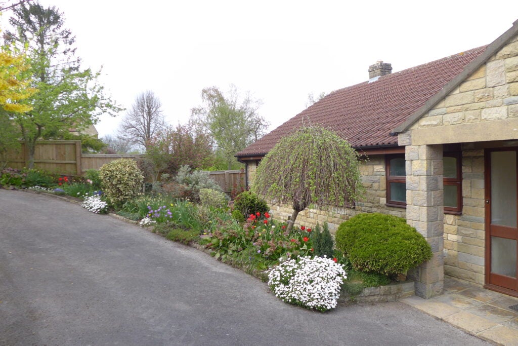 House Well Bank in Well