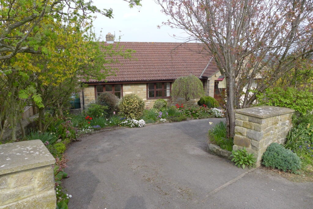 House Well Bank in Well