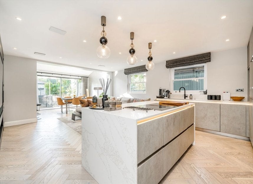 Flat Hamilton Road in Greater London