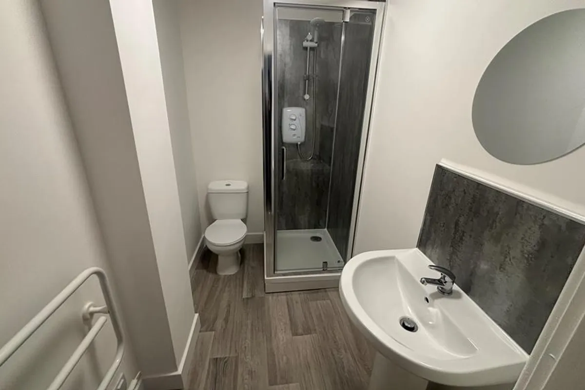 Flat Glumangate in Chesterfield