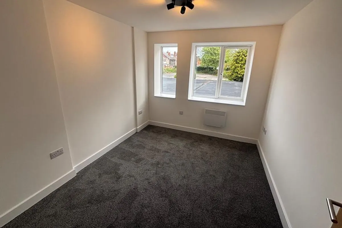 Flat Glumangate in Chesterfield