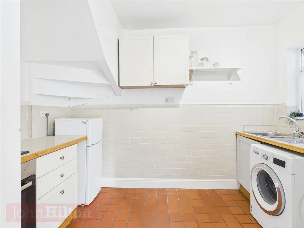 Flat Ewart Street in Brighton