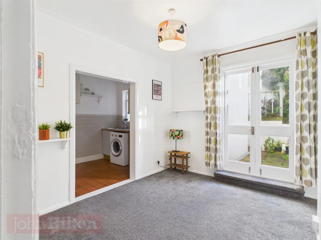 Flat Ewart Street in Brighton