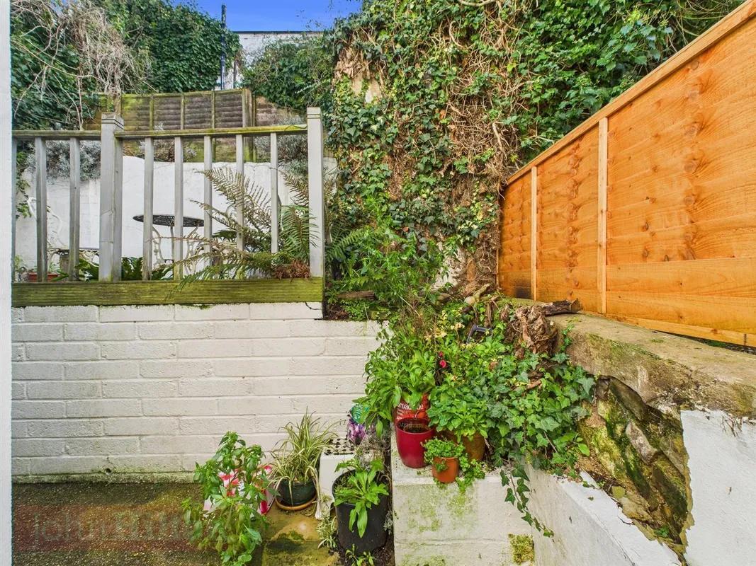 Flat Ewart Street in Brighton