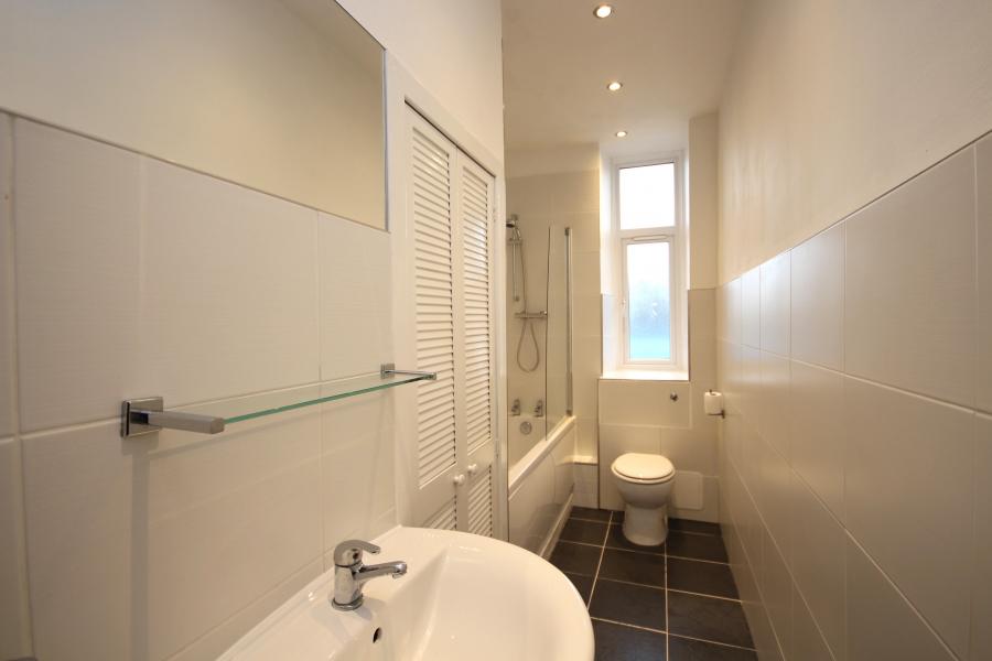 Flat Holmhead Place in Glasgow