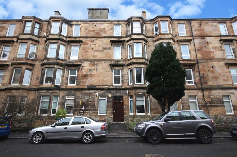 Flat Holmhead Place in Glasgow