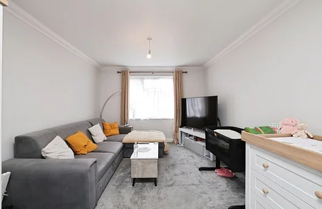 Flat Stag Lane in Chorleywood