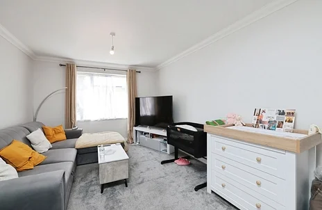 Flat Stag Lane in Chorleywood