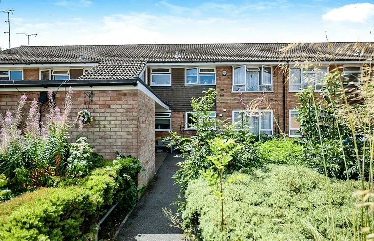Flat Stag Lane in Chorleywood