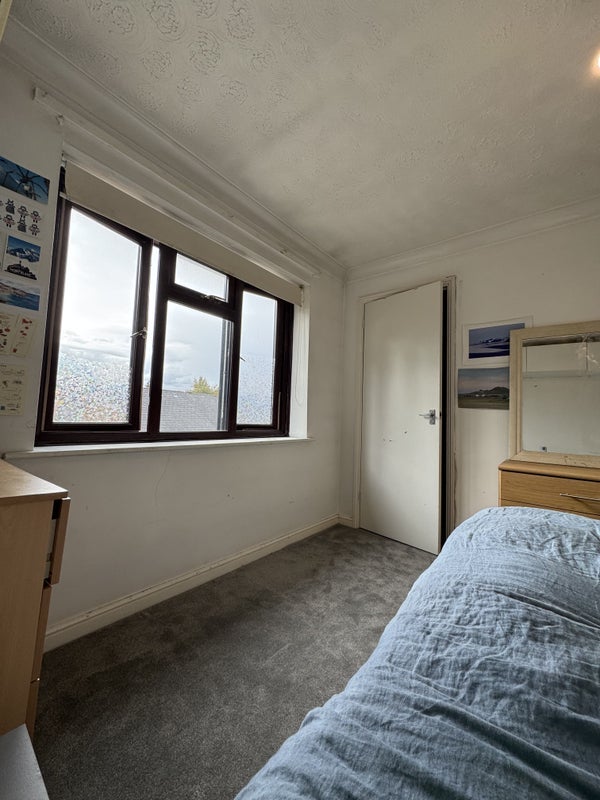 Flat Hull Close in Greater London