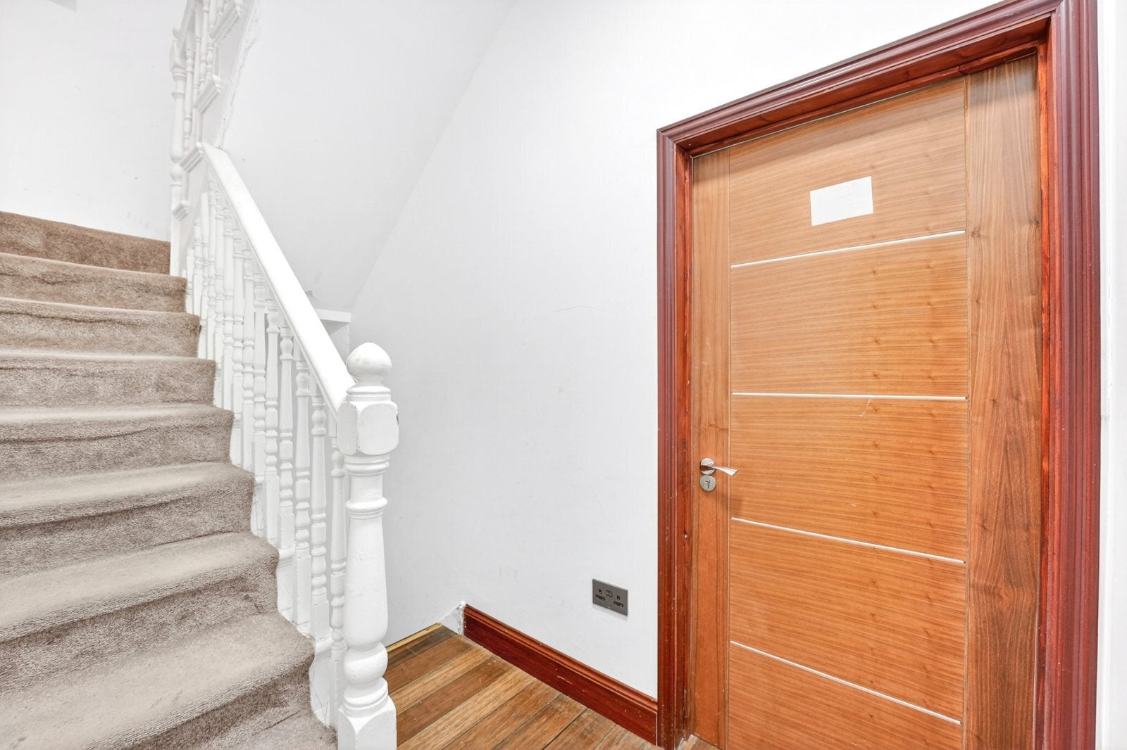 Flat Trafalgar Avenue in Greater London