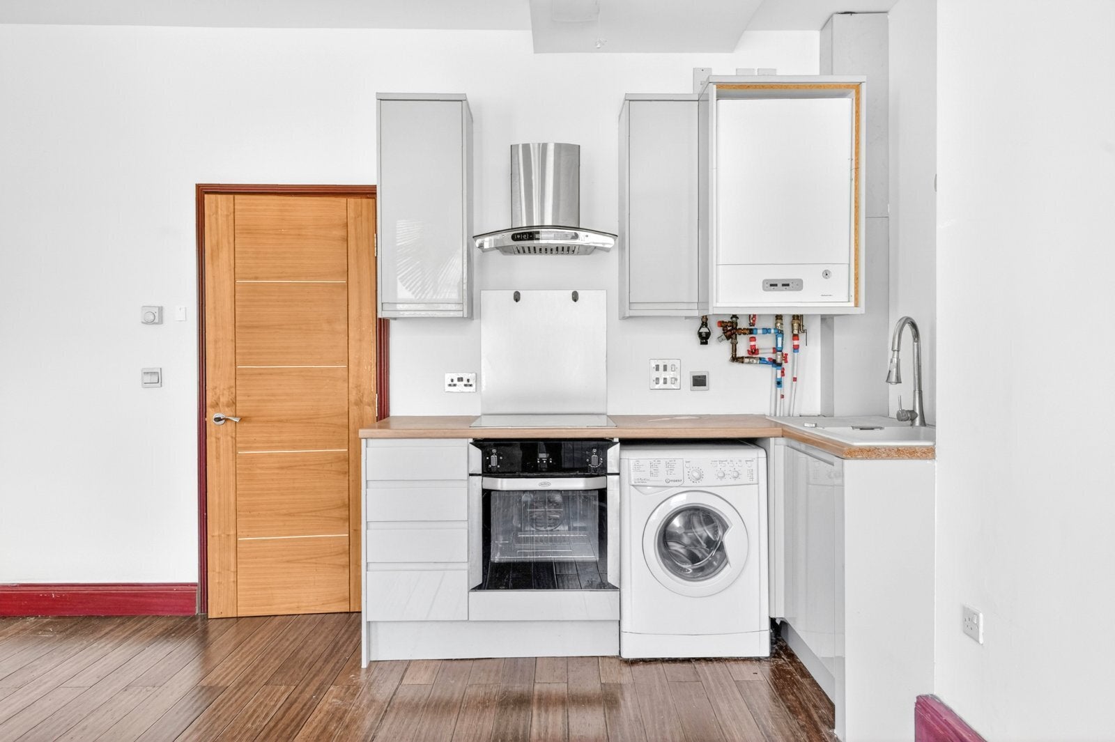 Flat Trafalgar Avenue in Greater London