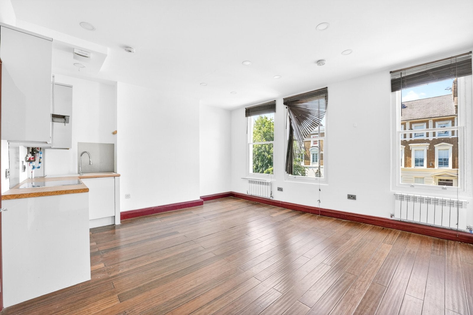 Flat Trafalgar Avenue in Greater London