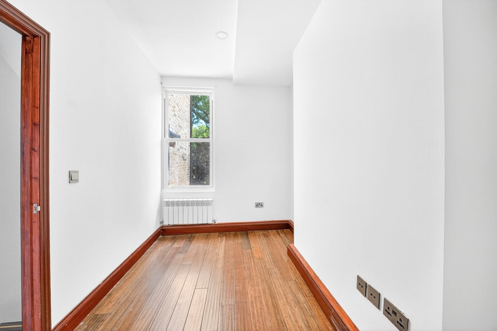 Flat Trafalgar Avenue in Greater London