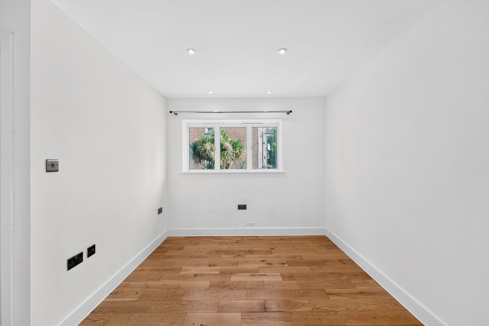 Flat Blackwood Street in Greater London