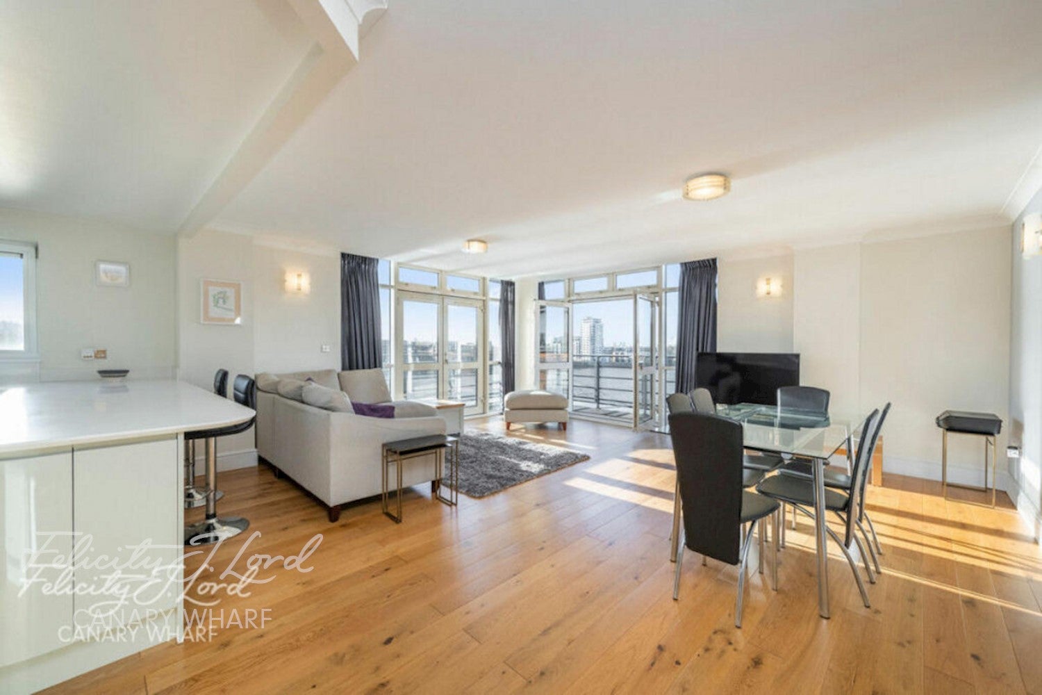Flat Langbourne Place in Greater London